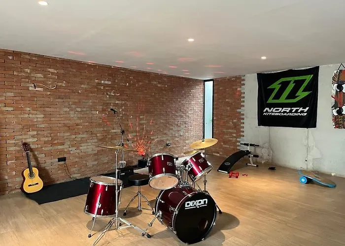 Дом отдыха Villaspainexperience Con Piscina Climatizada Торремолинос